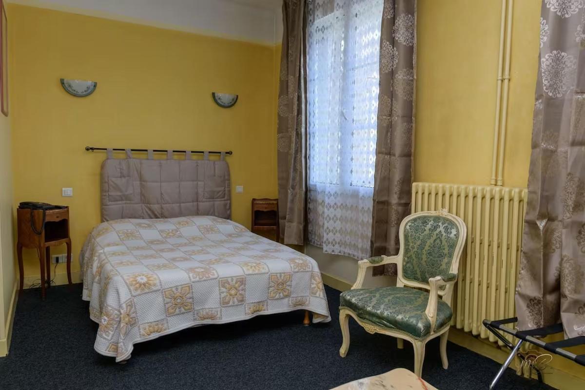 Hotel De La Cloche Vitry-le-François Exteriör bild