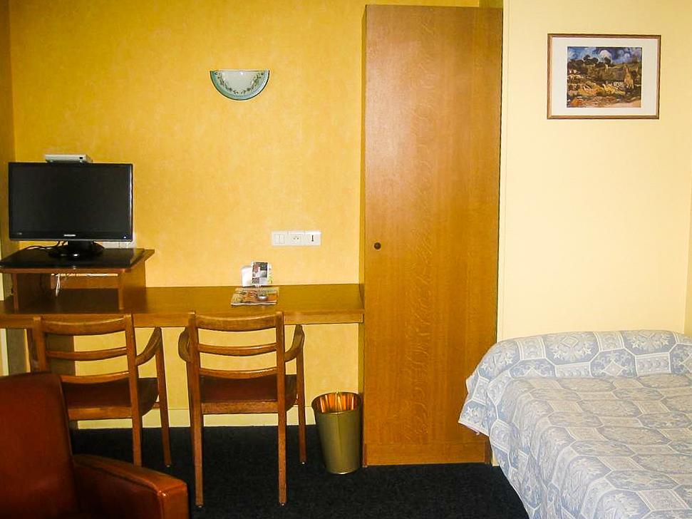 Hotel De La Cloche Vitry-le-François Exteriör bild